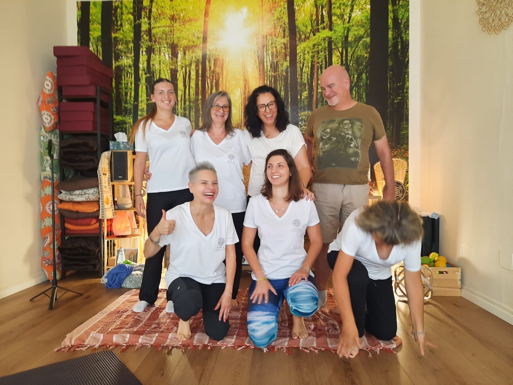 Momenti di pratica, trattamenti e vita dello Studio Olistico Yoga